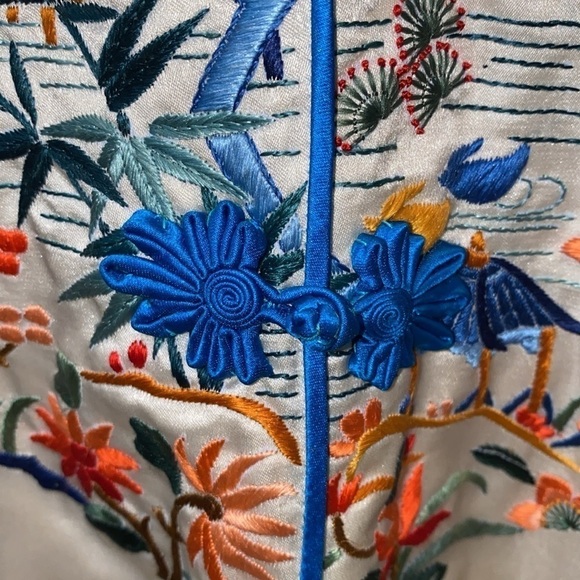 ESME white/black/multi Silk/Rayon Vintage opera coat.Handmade. Size Large. - Picture 6 of 14